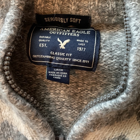 American eagle size small gray and cream sweater - Picture 2 of 3